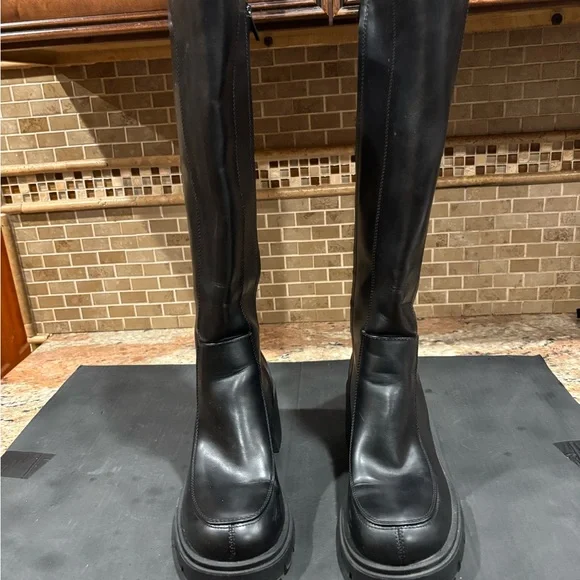 ZARA HIGH BOOTS WITH LUG SOLE BLACK 3049/410Women’s EU40/US9 BLOGGERS FAV - Picture 2 of 9